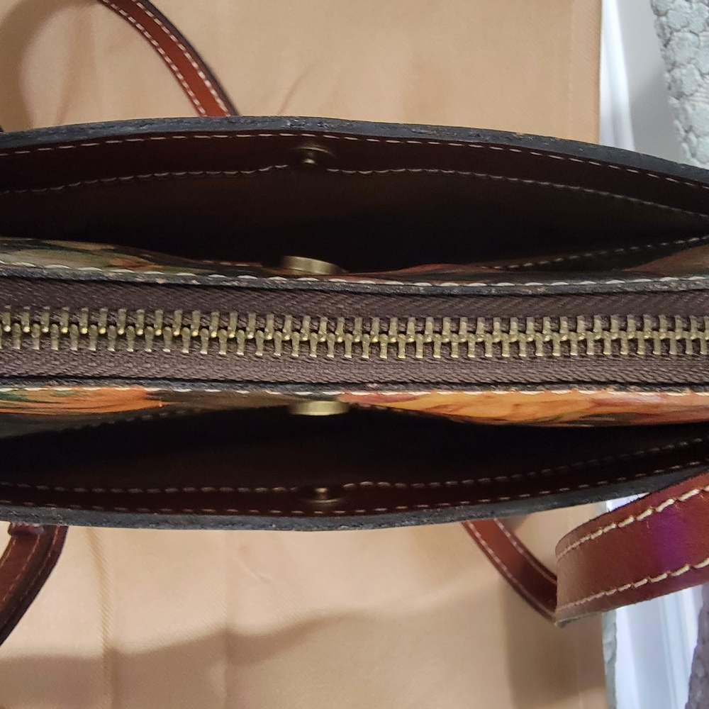 Patricia Nash crossbody purse - Picture 3 of 6